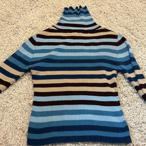 Long sleeve turtleneck - Picture 2 of 3